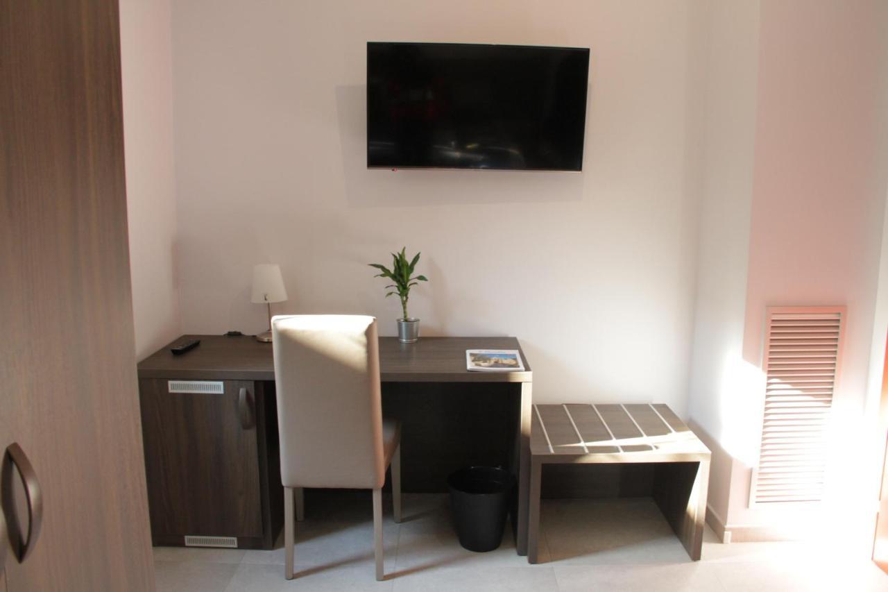 Standard Double Room,763529788:JPEG